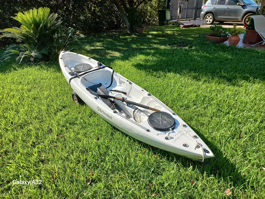 Canoa da Pesca divertente anche in spiaggia, colore Bianco, mai usati