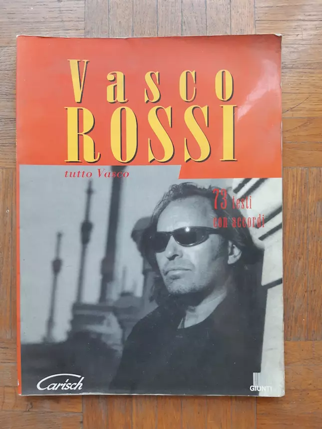 Libro di testi Tutto Vasco, in ottime condizioni