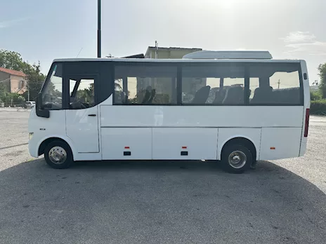 Iveco New Car 27 posti