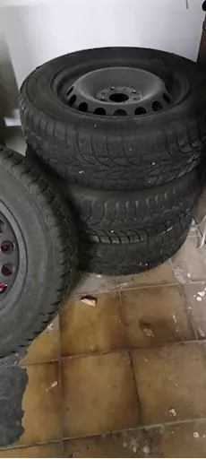 4 cerchi con gomme da neve