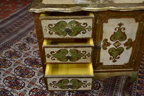 Comodino-mobiletto stile fiorentino metà XX secolo, color crema - Anteprima 5