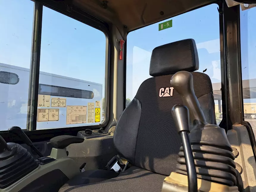 Foto 6Caterpillar 305 5 e anno 2017 Ore 4100 Escavatore