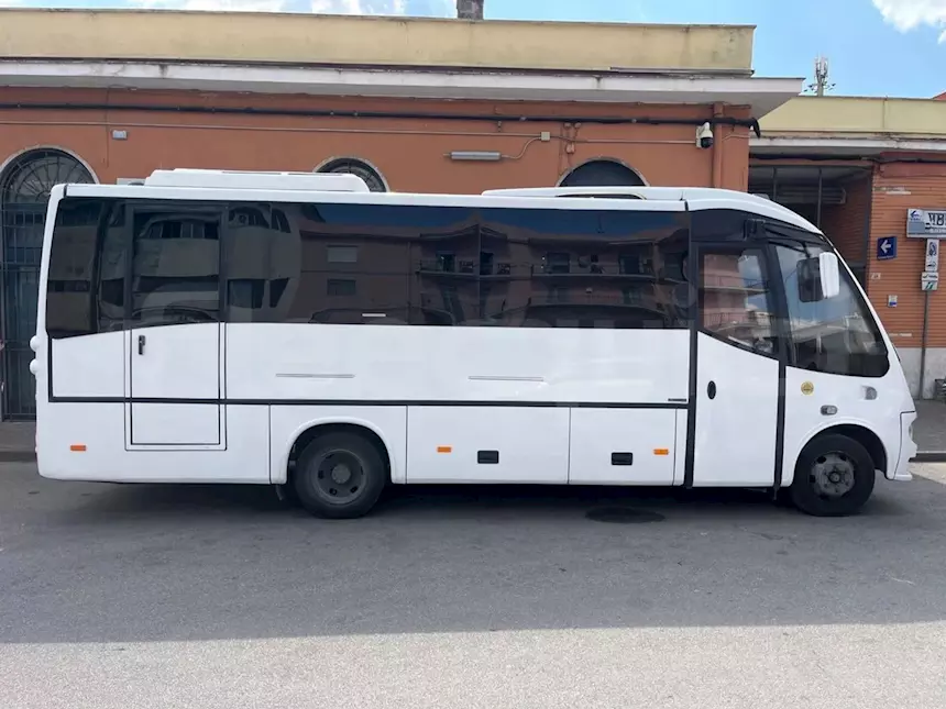 Foto 3Mercedes-Benz 818, 2011, 29 posti, Euro 5 Km 640354, cambio: manuale