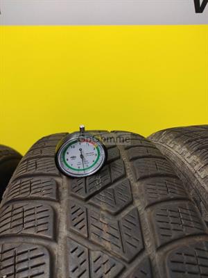 Pirelli invernali 225 65 17 al 81% - Foto 5