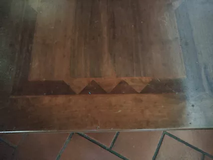 Tavolino da soggiorno in legno massello noce