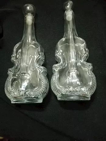 2 bottiglie nuove vintage stilizzate