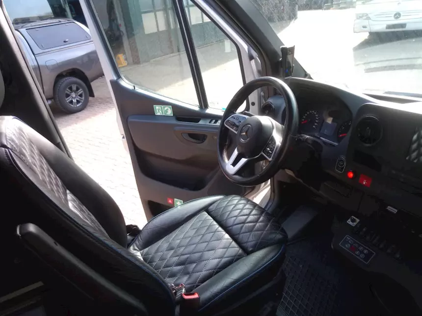 Foto 9Mercedes Sprinter 519 Nuovo modello 2020 -20 posti Km 400000, cambio automatico
