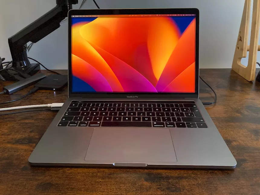 MacBook Pro 13,3 2019, 2xThunderbolt 3, Touch Bar