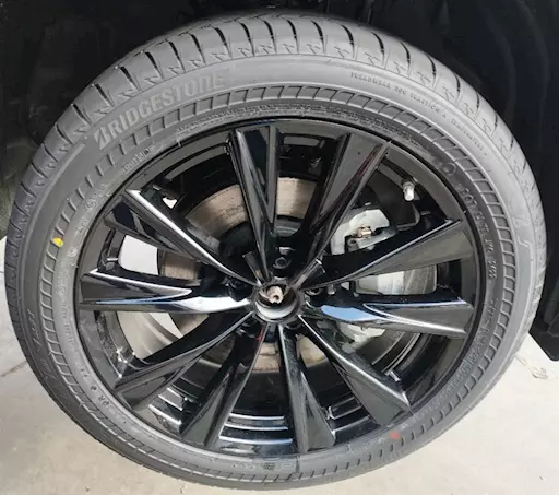 Cerchi in lega da 20 e gomme 235/50R20 Lexus NX 450h+