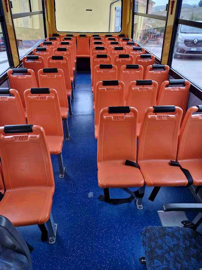 Foto 6Scuolabus varie tipologie Marca Iveco Anno 2010