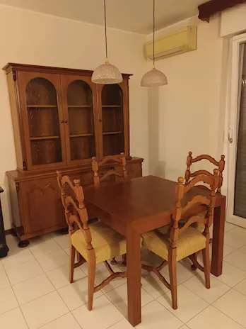 Numero 6 sedie da soggiorno