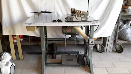 Macchina da cucire industriale, trasformata da 380 a 220 Vol