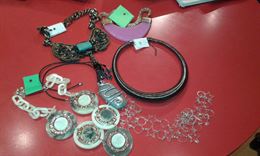 Foto 3 Stock di bigiotteria, prezzo affare