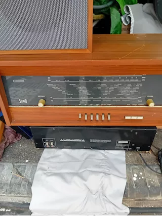 Giradischi lenco amplificatore casse emerson ecc
