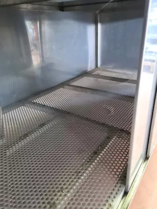Tavolo armadiato inox con base forata usato - Foto 3