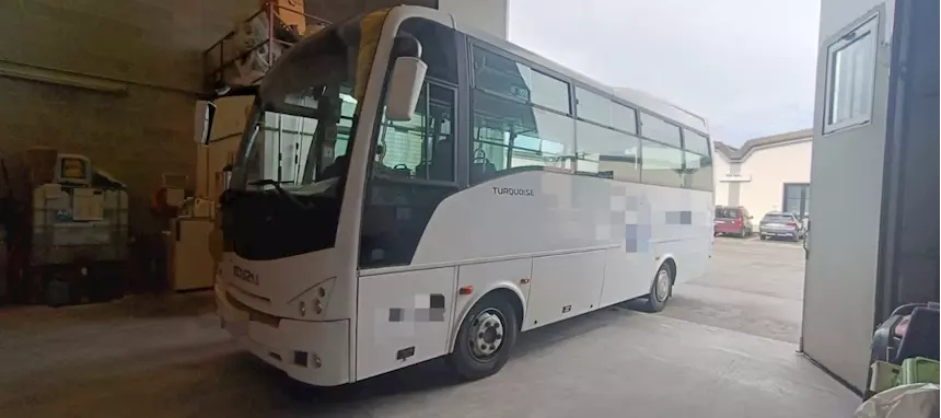 Foto 2Isuzu Tourquoise Scuolabus Anno 2011 Km 180000 Euro 5