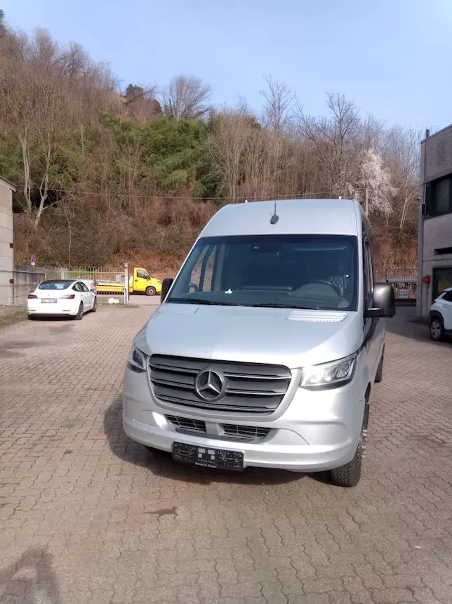 Foto 2Mercedes Sprinter 519 Nuovo modello 2020 -20 posti Km 400000, cambio automatico