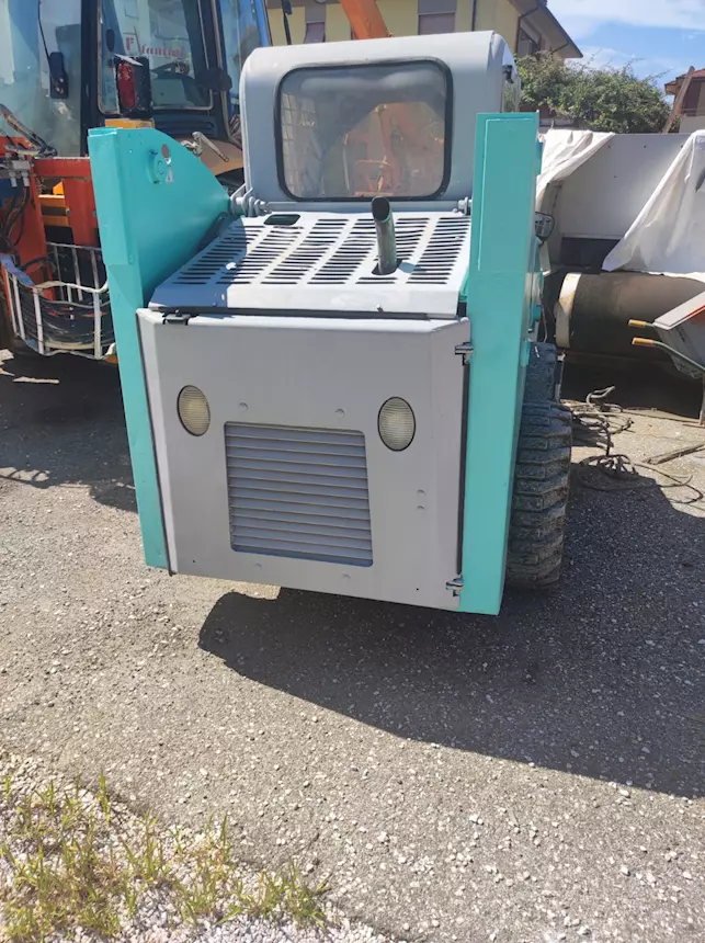 Foto 3Mini pala Mustang 2032 tipo Bobcat - ottime condizioni, prezzo trattabile