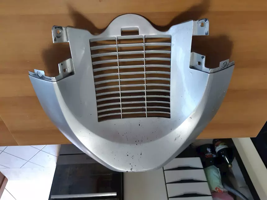 Carena scudo inferiore griglia radiator Suzuki Burgman