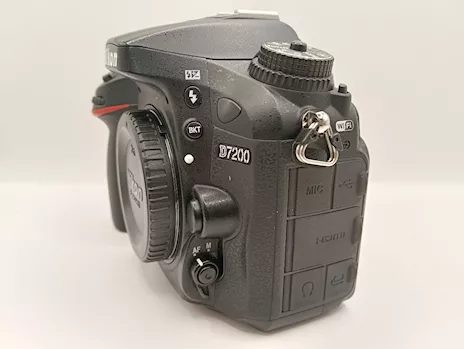 Nikon D7200 pari al nuovo, con scatola e accessori originali - Foto 2