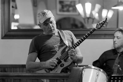 Lezioni di chitarra in sede, a domicilio e online