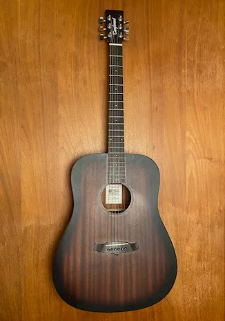 Chitarra acustica