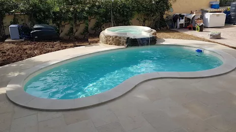 PISCINA IN VETRORESINA MODELLO AURELIA 6