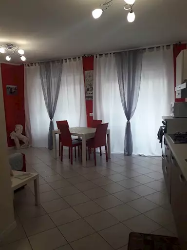 APPARTAMENTO 65M 2 PIANO