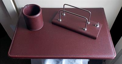 Sottomano Apribile in Ecopelle con Accessori