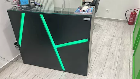 Arredamento salone per parrucchieri