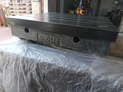Piani Stolle in ghisa con cave a T regolabili in altezza