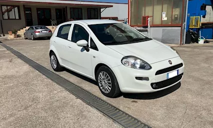 Autocarro Fiat Modello Punto Anno 2016, ottimo stato - Anteprima 1