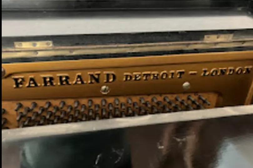 Regalo pianoforte Farrand anni 1970 circa