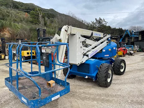Piattaforma aerea articolata diesel 15 Metri, modello UP - Foto 3