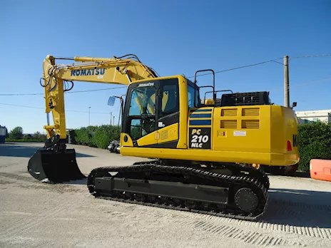 ESCAVATORE CINGOLATO KOMATSU PC210NLC - 11E0