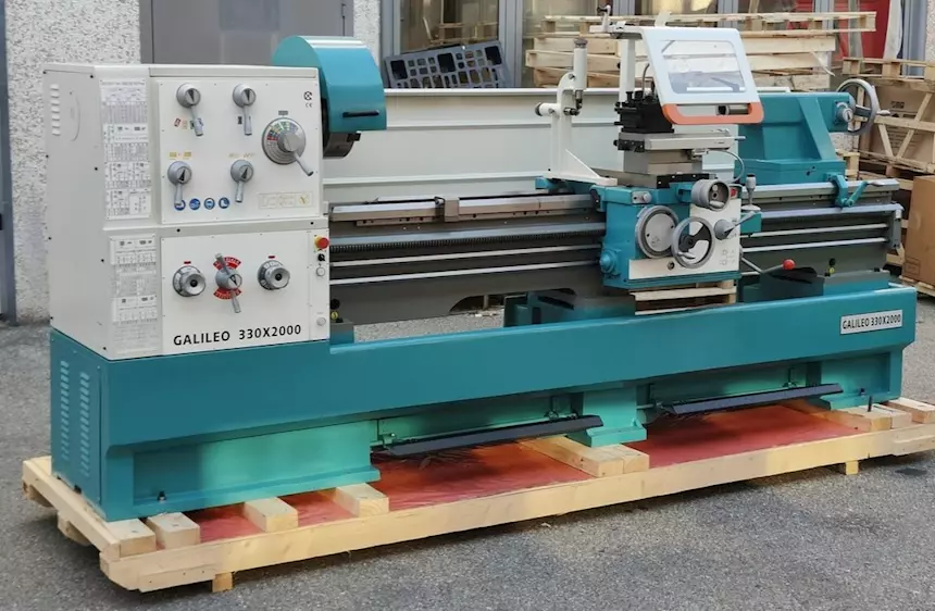 Tornio parallelo visualizzato Leonardo, peso 3200 kg