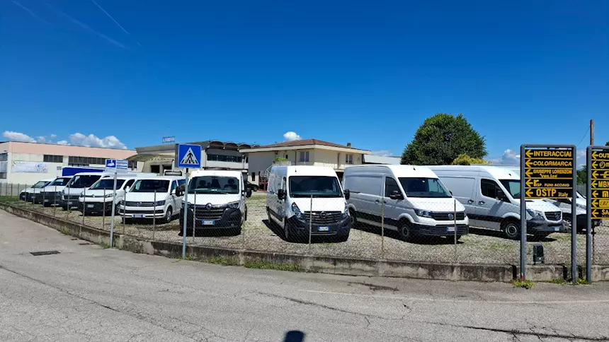 Foto 12Volkswagen Crafter 4X4 - Furgone 6 Posti, passo medio, tetto alto