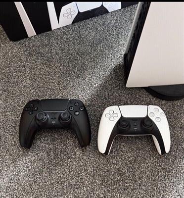 Ps5 usata con 2 joipad perfettamente funzionante