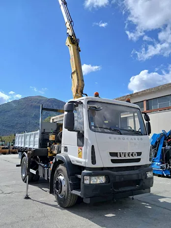 Iveco 180E28 K Euro 5 gru e ribaltabile