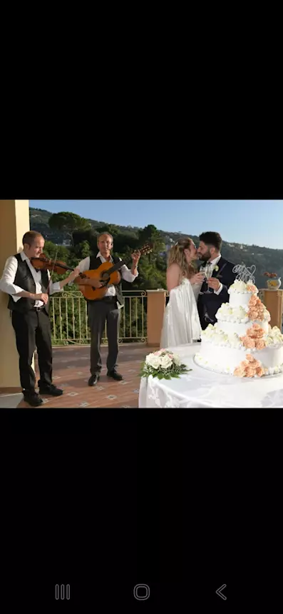 Foto 2Cantante per la serenata alla sposa