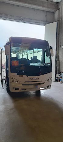 Isuzu Tourquoise Scuolabus