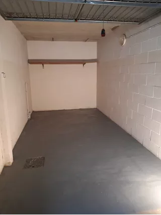 Garage di mq. 13con accesso telecomando