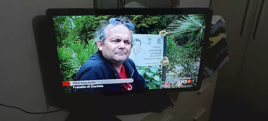 Foto 2TV LCD due uno da 32 pollici uno da 20 pollici più regalo ec, marca philips