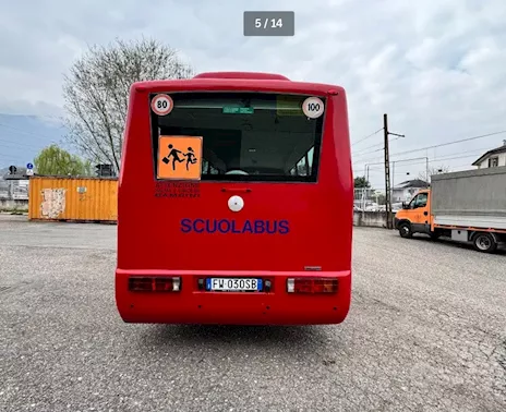 Scuolabus/ Marca Mercedes 47 posti Euro 5 Anno 2010 - Anteprima 3