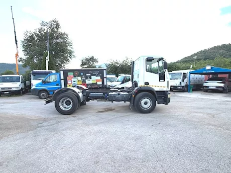 Camion Marca Iveco Eurocargo 180e24 k telaio - Anteprima 3