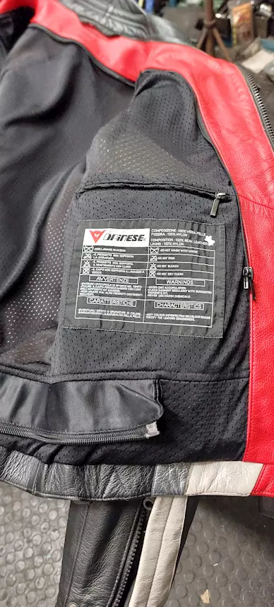 Foto 4Giacca pelle Dainese, taglia 48, in buone condizioni
