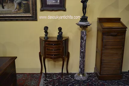 Tavolino-comodino a tre cassetti stile Luigi XV - Foto 4