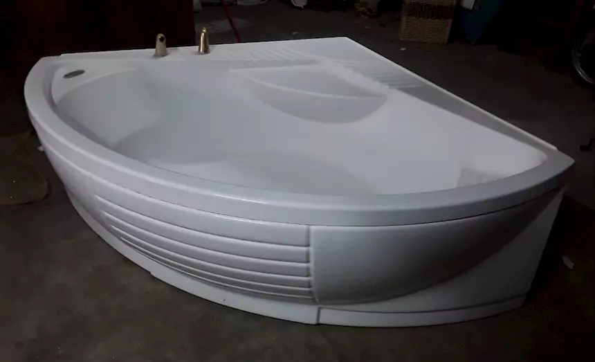 Vasca da bagno, colore bianco