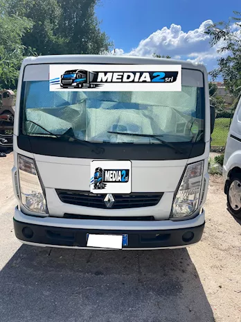 Renault Maxity con Ribaltabile Trilaterale