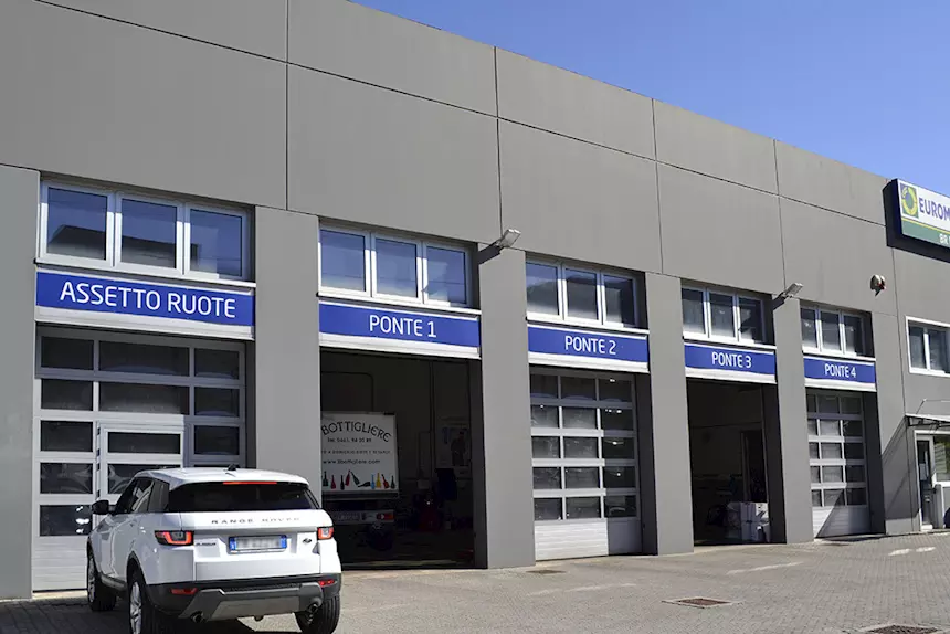 Foto 3 Tecnico gommista autocarro